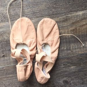Bloch leather ballet shoes size 5 B